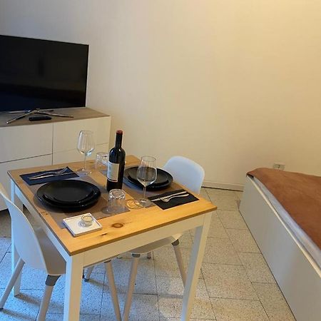Navigli'S Studio Apartment Milan Bagian luar foto