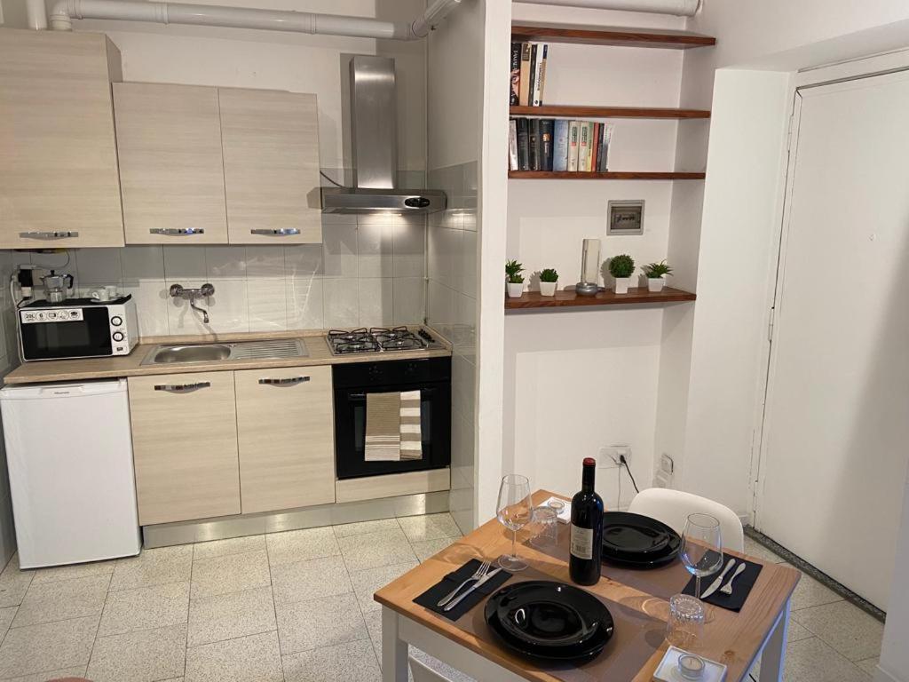 Navigli'S Studio Apartment Milan Bagian luar foto