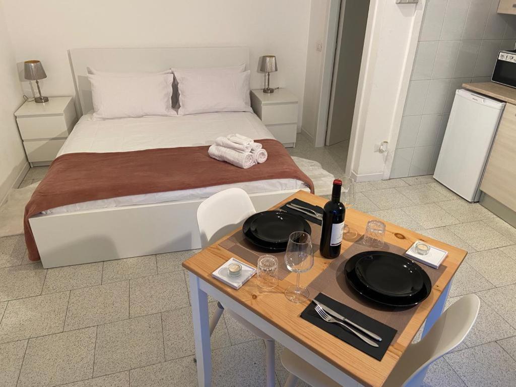 Navigli'S Studio Apartment Milan Bagian luar foto