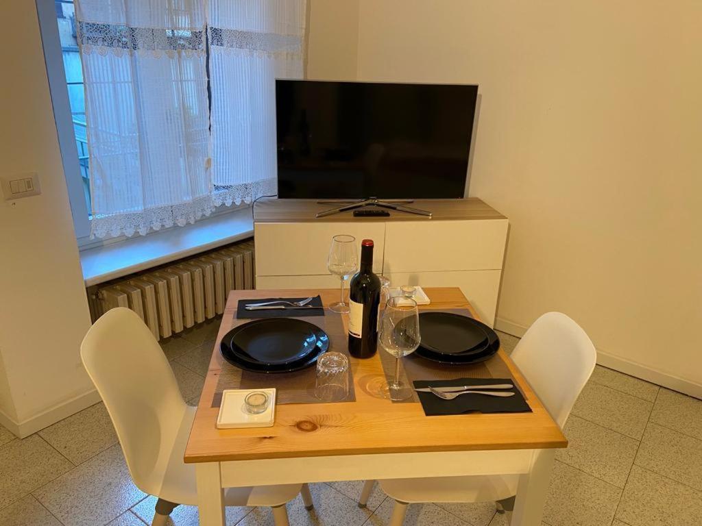 Navigli'S Studio Apartment Milan Bagian luar foto